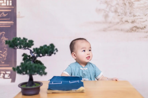 固安宝宝摔到头第五天吐了